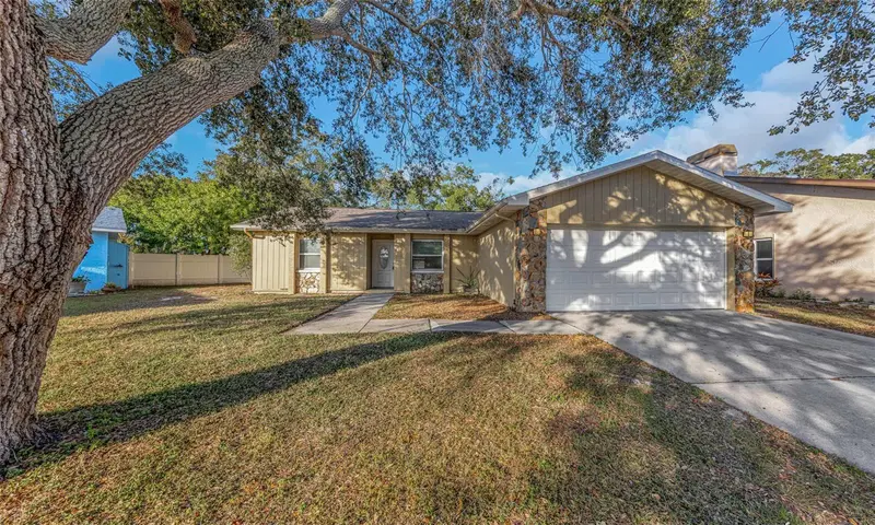 224 Whisper Lake Rd, FL