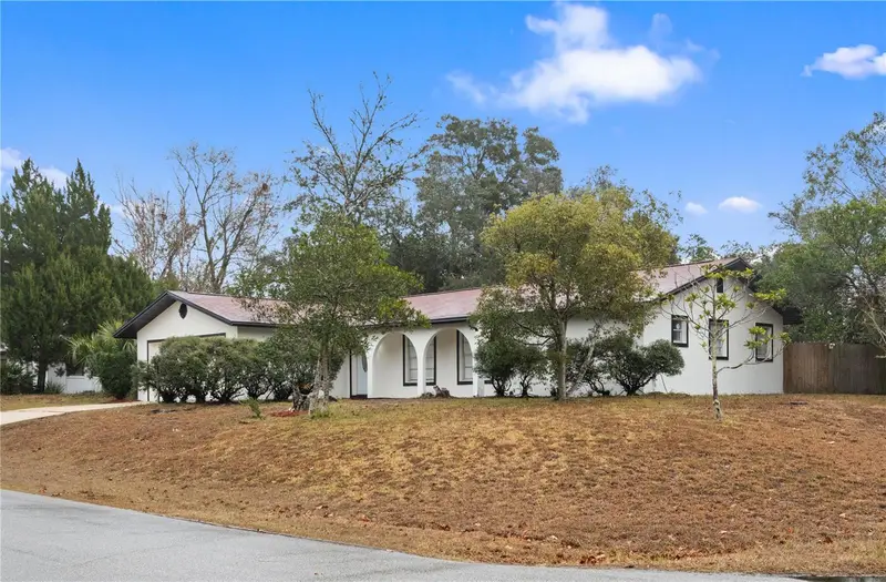2 Blaine Tree Pl, FL