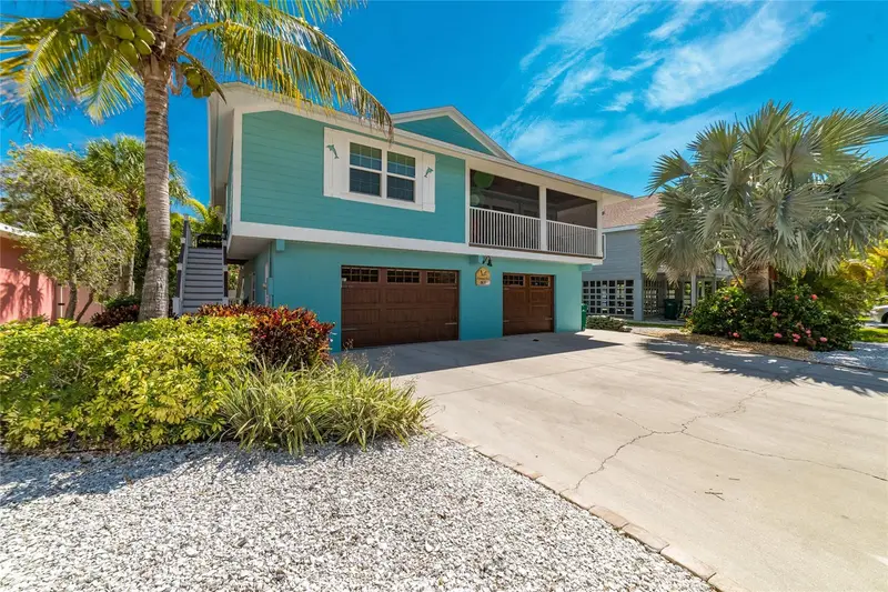 805 N Bay Blvd, FL