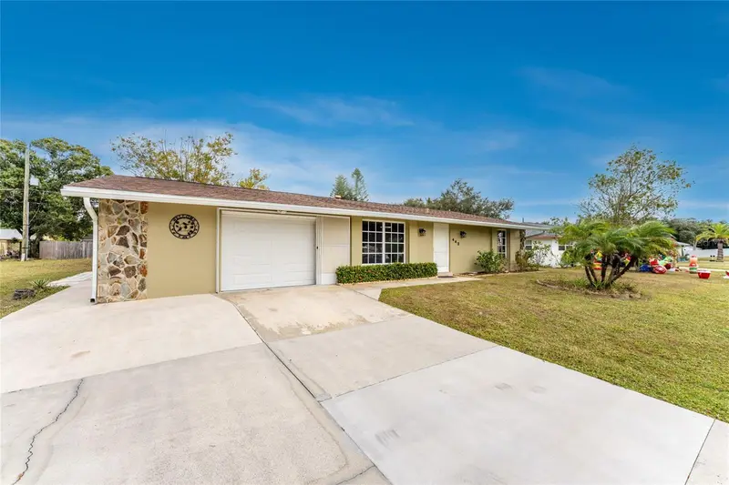 442 Kostner St, FL