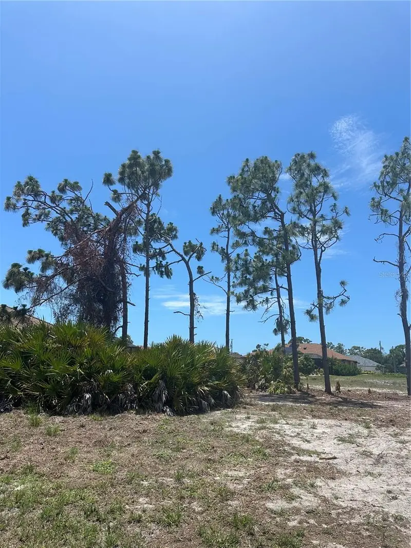 11 Medalist Way, FL