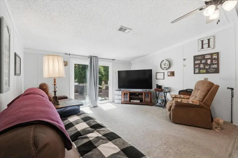232 W Temple Cir, FL