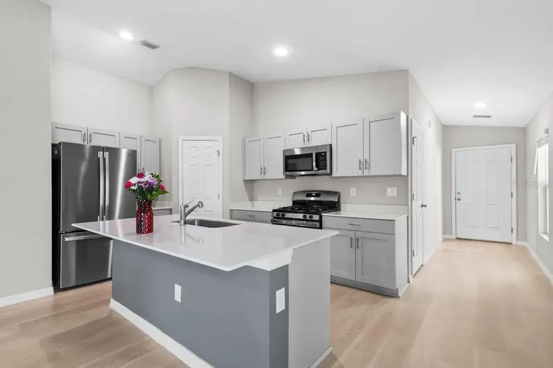 5424 Summer Sunset Dr, FL