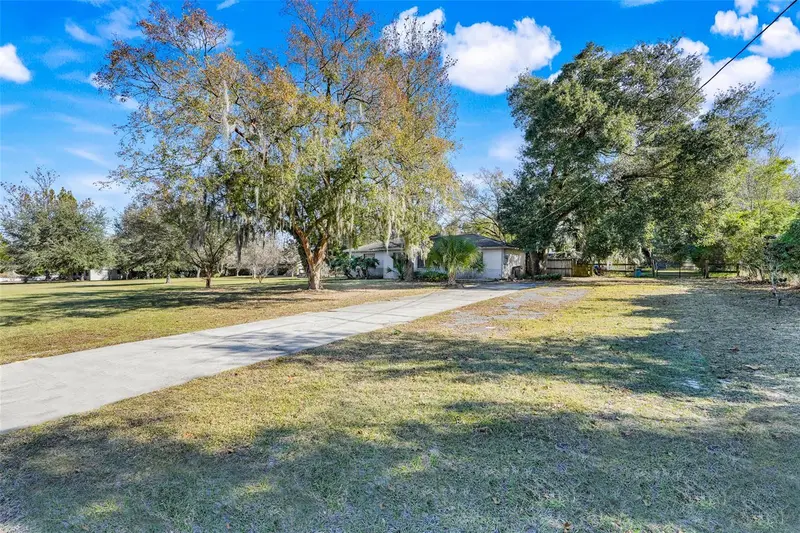 37032 Grays Airport Rd, FL