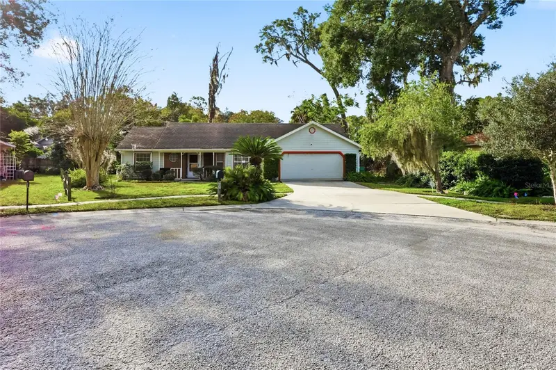 905 Northern Oaks Ter, FL