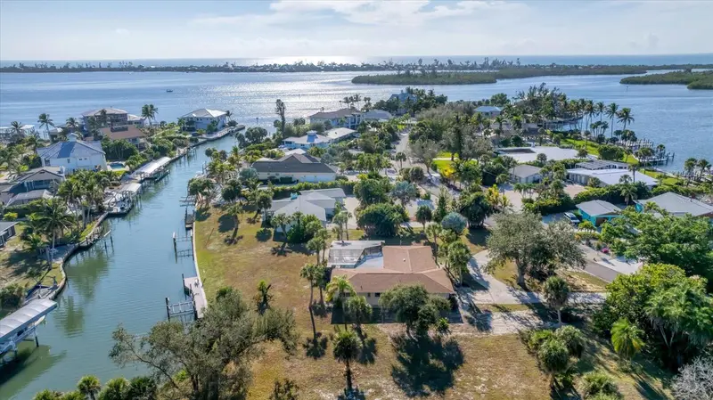 500 Green Dolphin Dr S, FL
