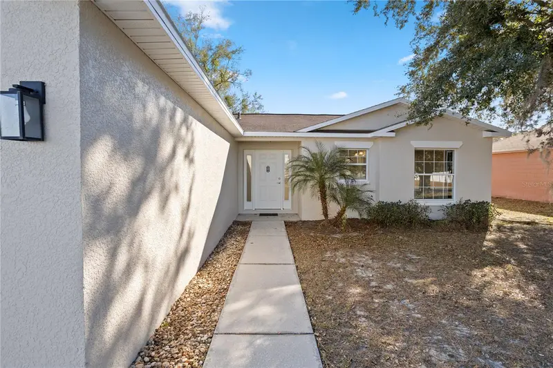 719 Waxwing Ct, FL