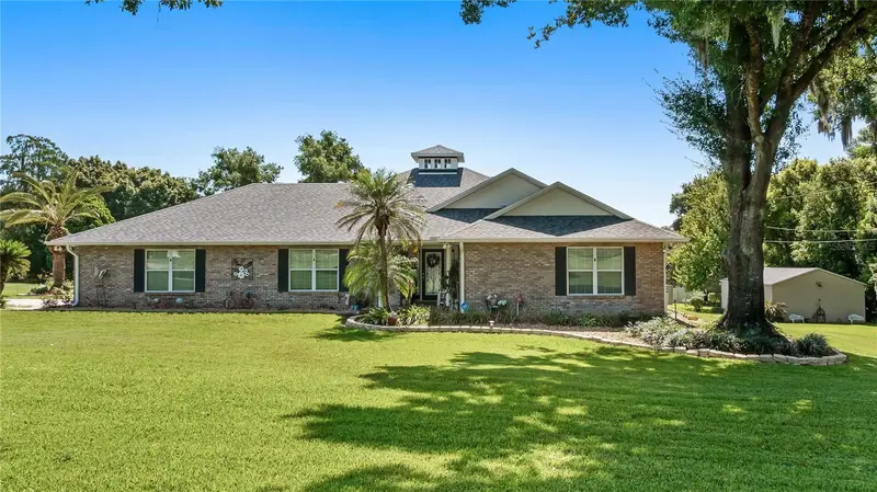537 Woodlawn Cemetery Rd, FL