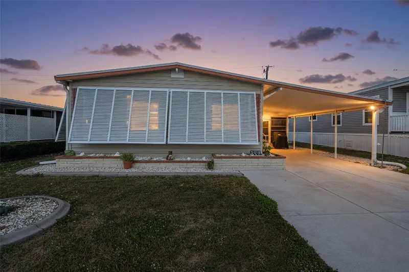 320 La Costa, FL