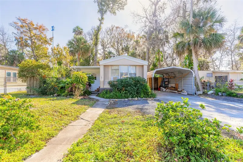 1051 Green Acres Cir N, FL