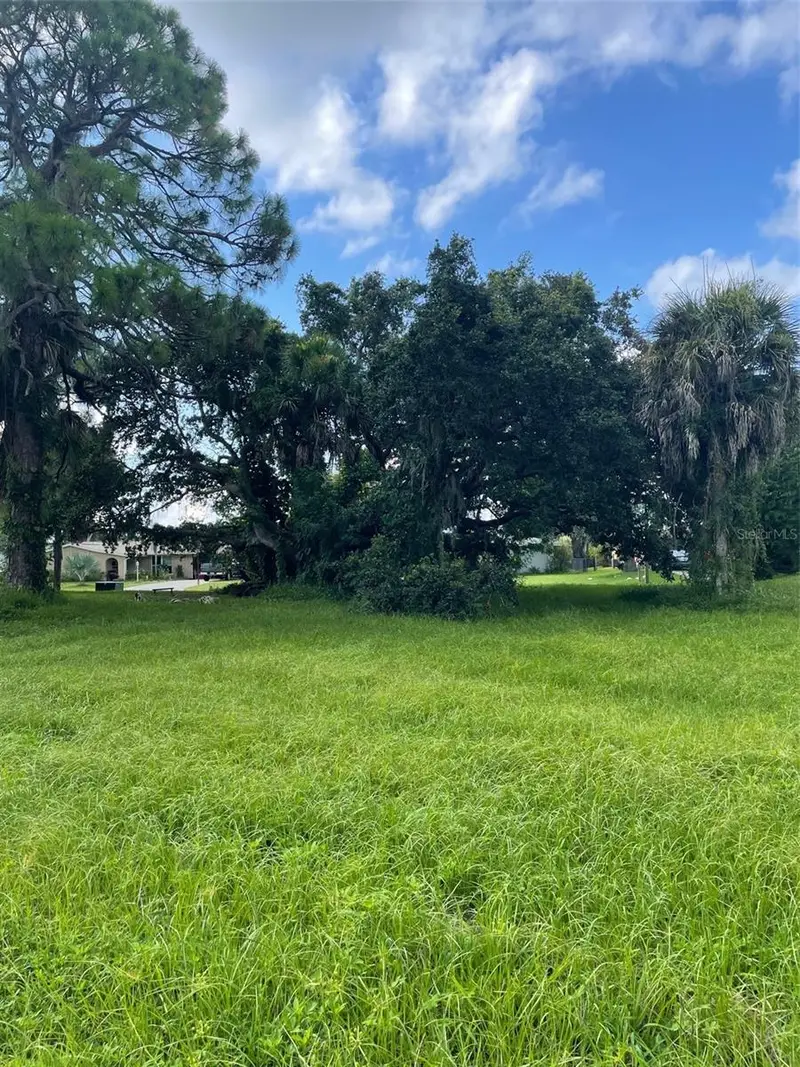 223 Annapolis Ln, FL