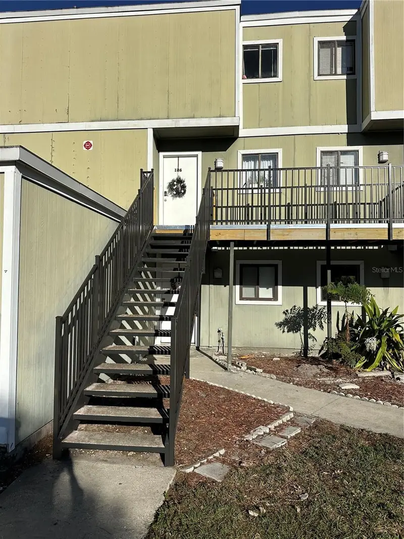126 Scottsdale Sq #126, FL