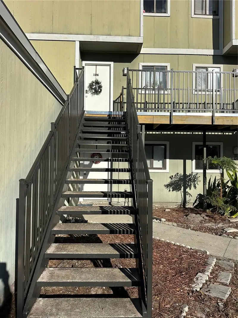 126 Scottsdale Sq #126, FL