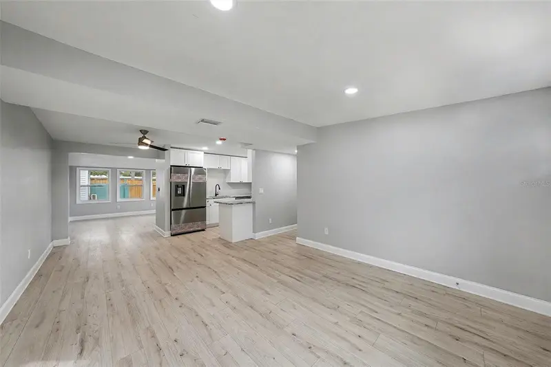 2162 Barcelona Dr, FL