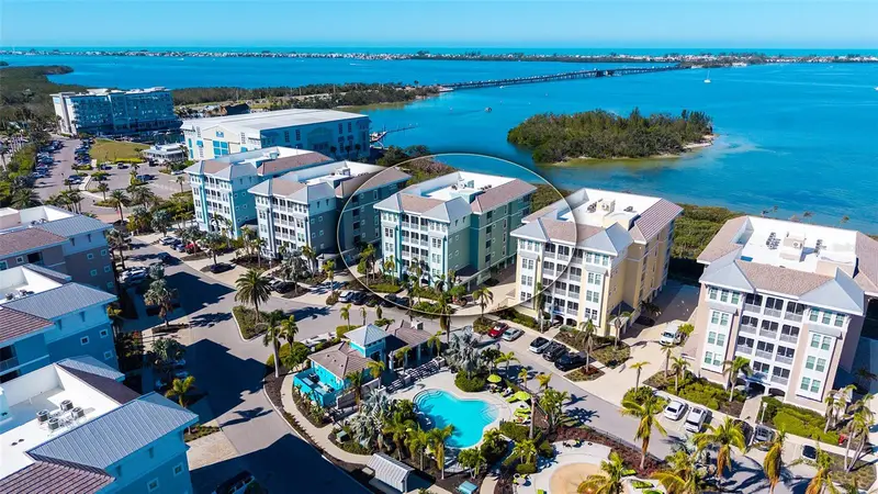 388 Aruba Cir #201, FL