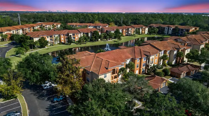 5572 Metrowest Blvd #304, FL