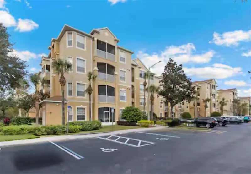 2774 Almaton Loop #402, FL