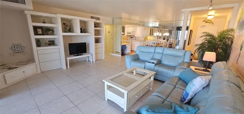 10355 Paradise Blvd #710, FL