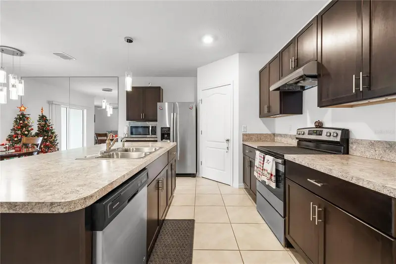 415 Francisco Way, FL