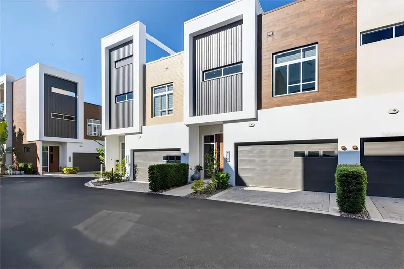 234 Cosmopolitan Ct, FL