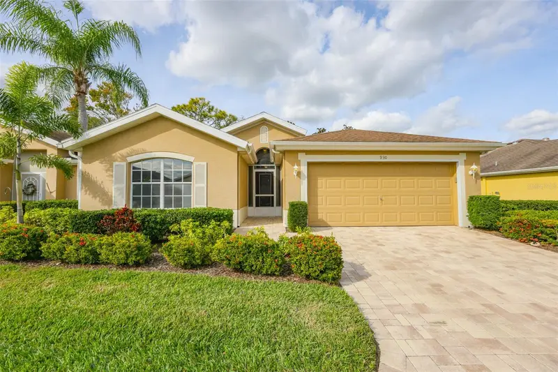 930 Villeroy Greens Dr, FL