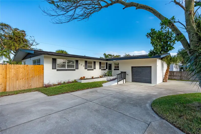109 Standish Dr, FL