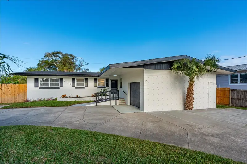 109 Standish Dr, FL