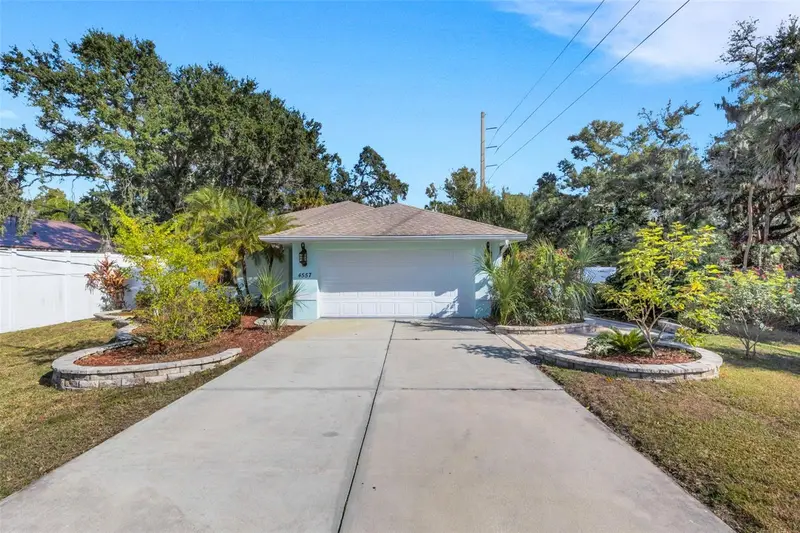 4557 Worcester Rd, FL