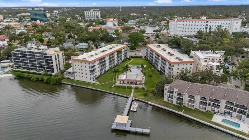 1650 1st Ave W #307b, FL