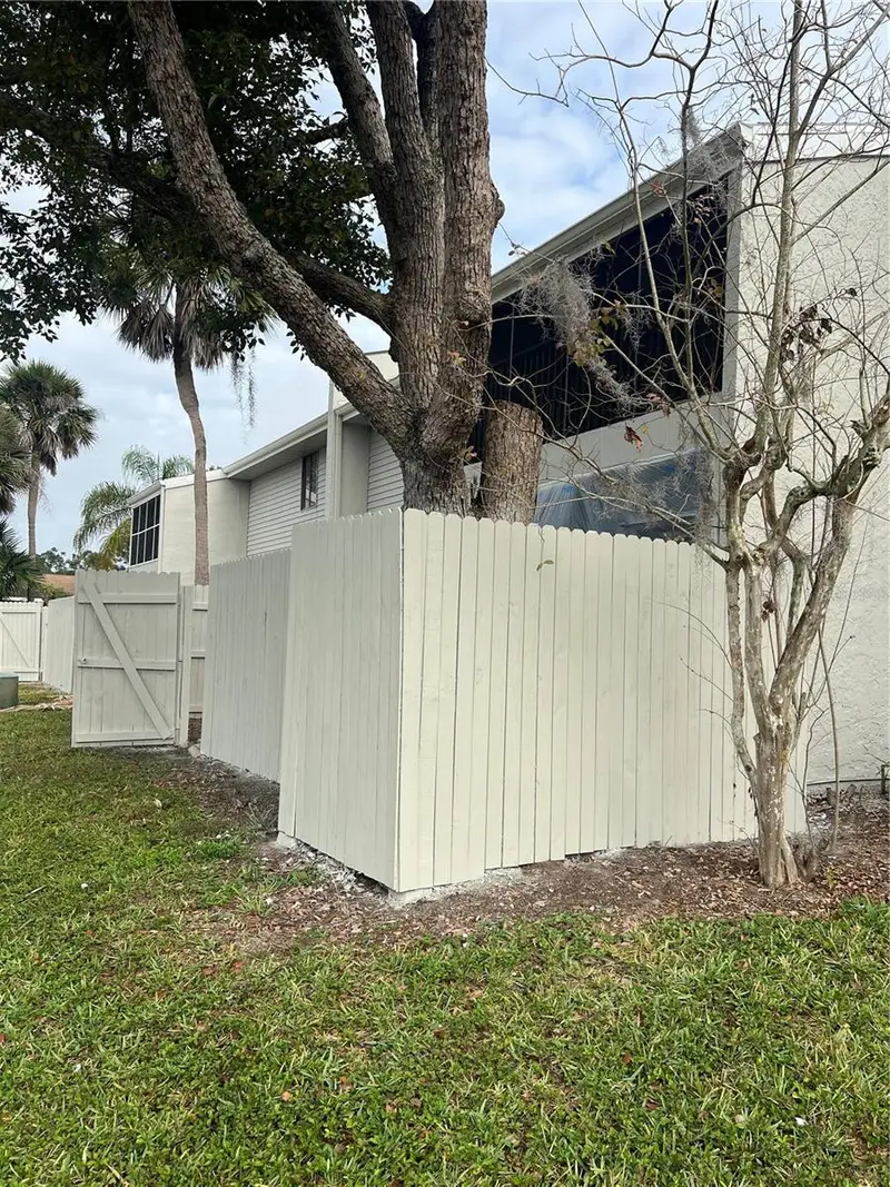 1412 Oak Pl #E, FL