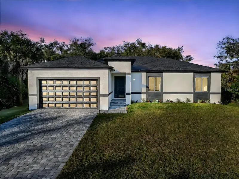 493 Sycamore St, FL