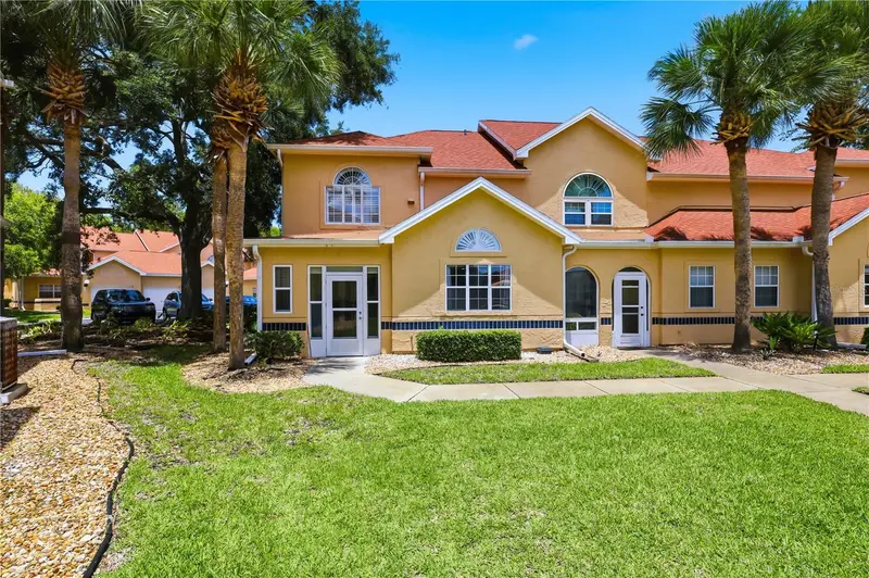 44 Captains Walk, FL