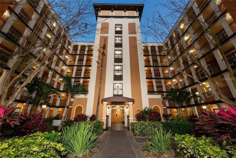 12527 Floridays Resort Dr #E-103, FL