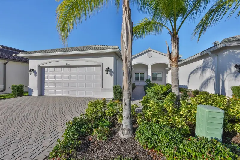 4906 Avila Lakes Dr, FL