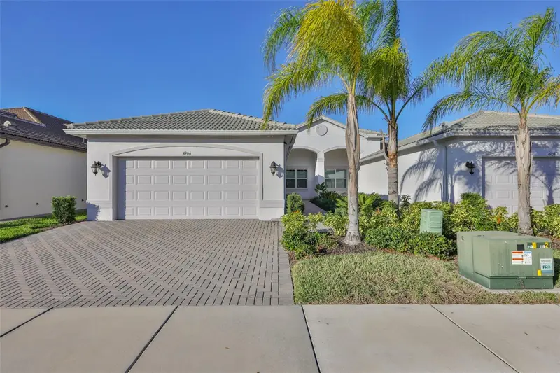 4906 Avila Lakes Dr, FL
