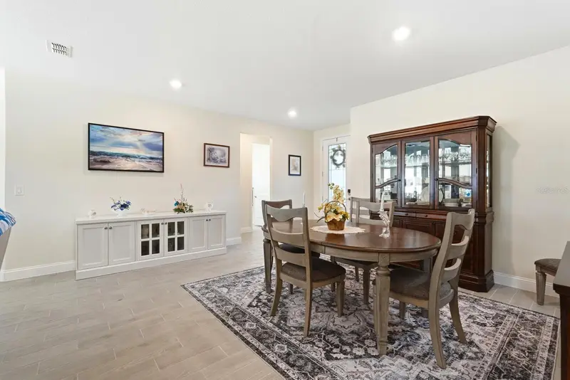 2137 Raglan Cir, FL