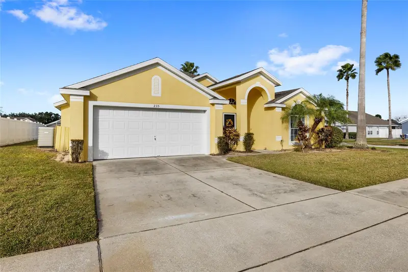 235 Ballyshannon Dr, FL