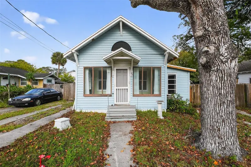 146 Kingston Ave, FL