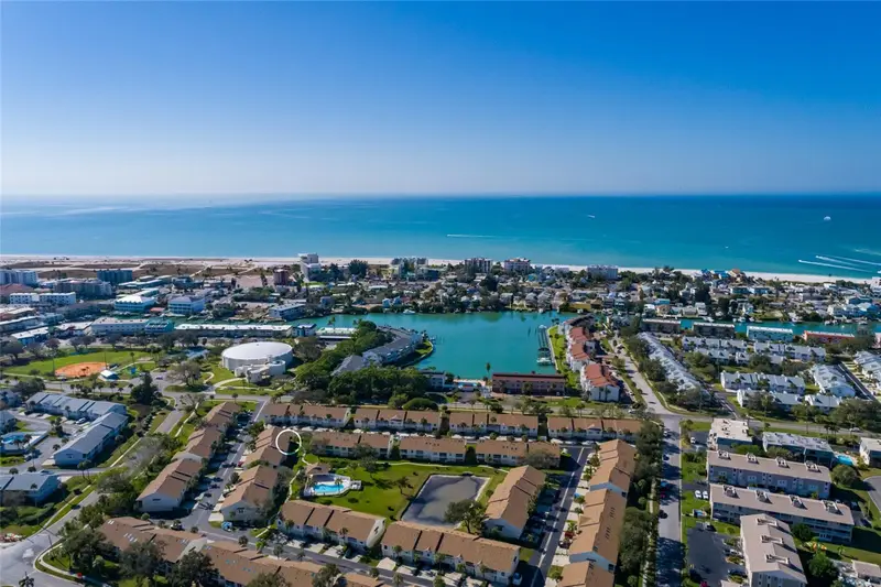 216 Sun Vista Ct S, FL