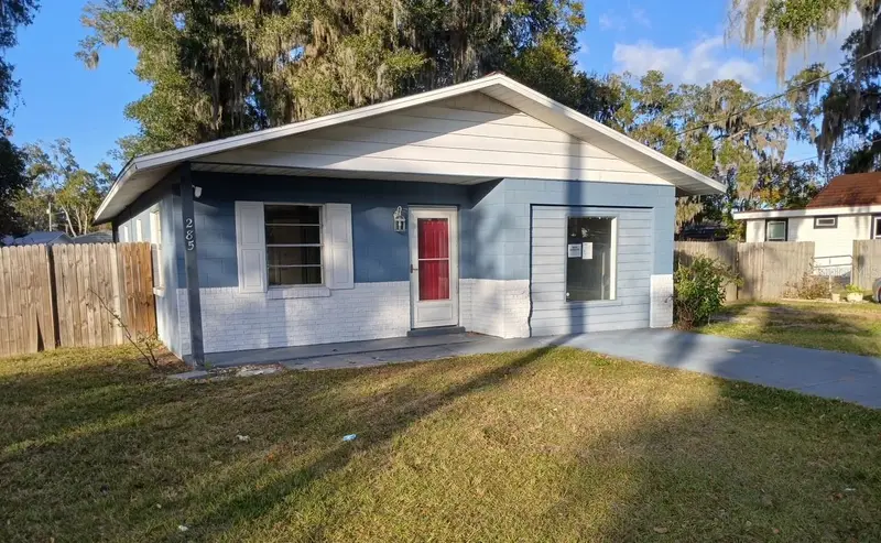 285 E Lake St, FL
