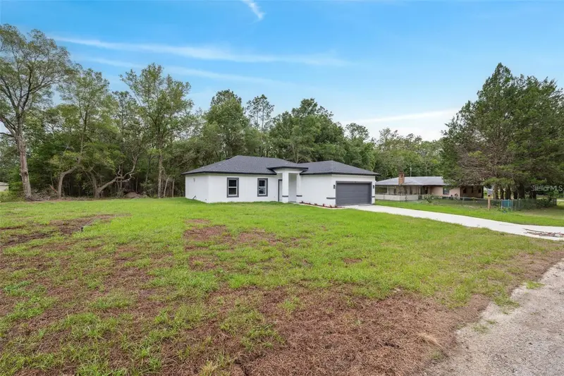 732 W Macroy Pl, FL