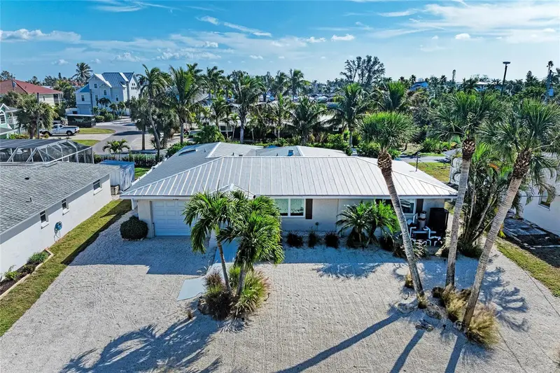 150 Crescent Dr, FL