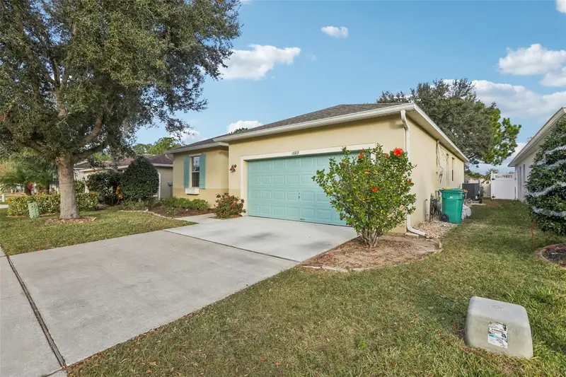 1689 Strathmore Cir, FL