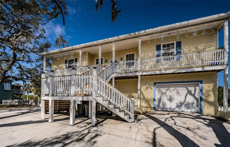 5127 Bay Blvd, FL