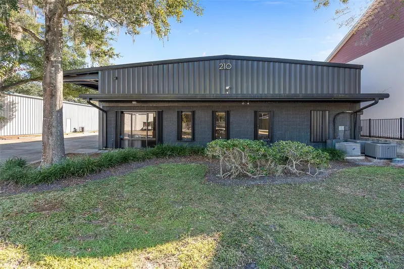 210 E Palmetto Ave, FL
