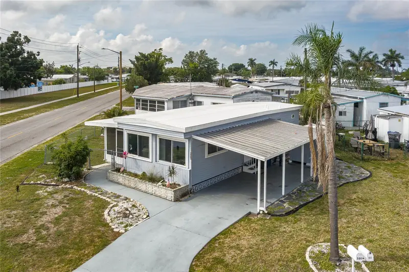 504 50th Avenue Dr W, FL