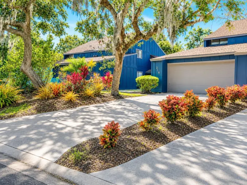 216 Pine Cone Trl, FL