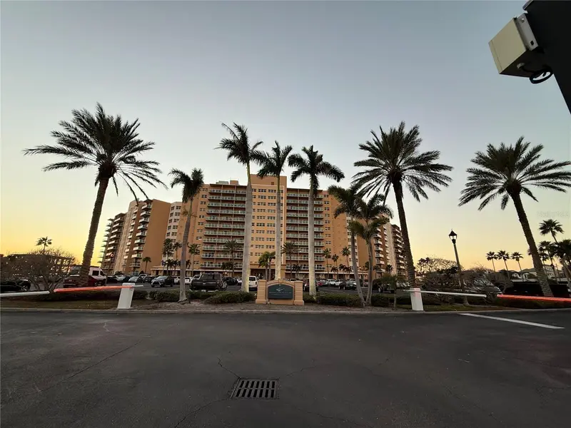 880 Mandalay Ave #C410, FL