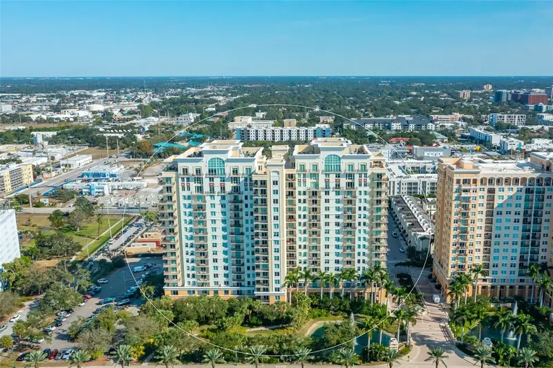 800 N Tamiami Trl #815, FL