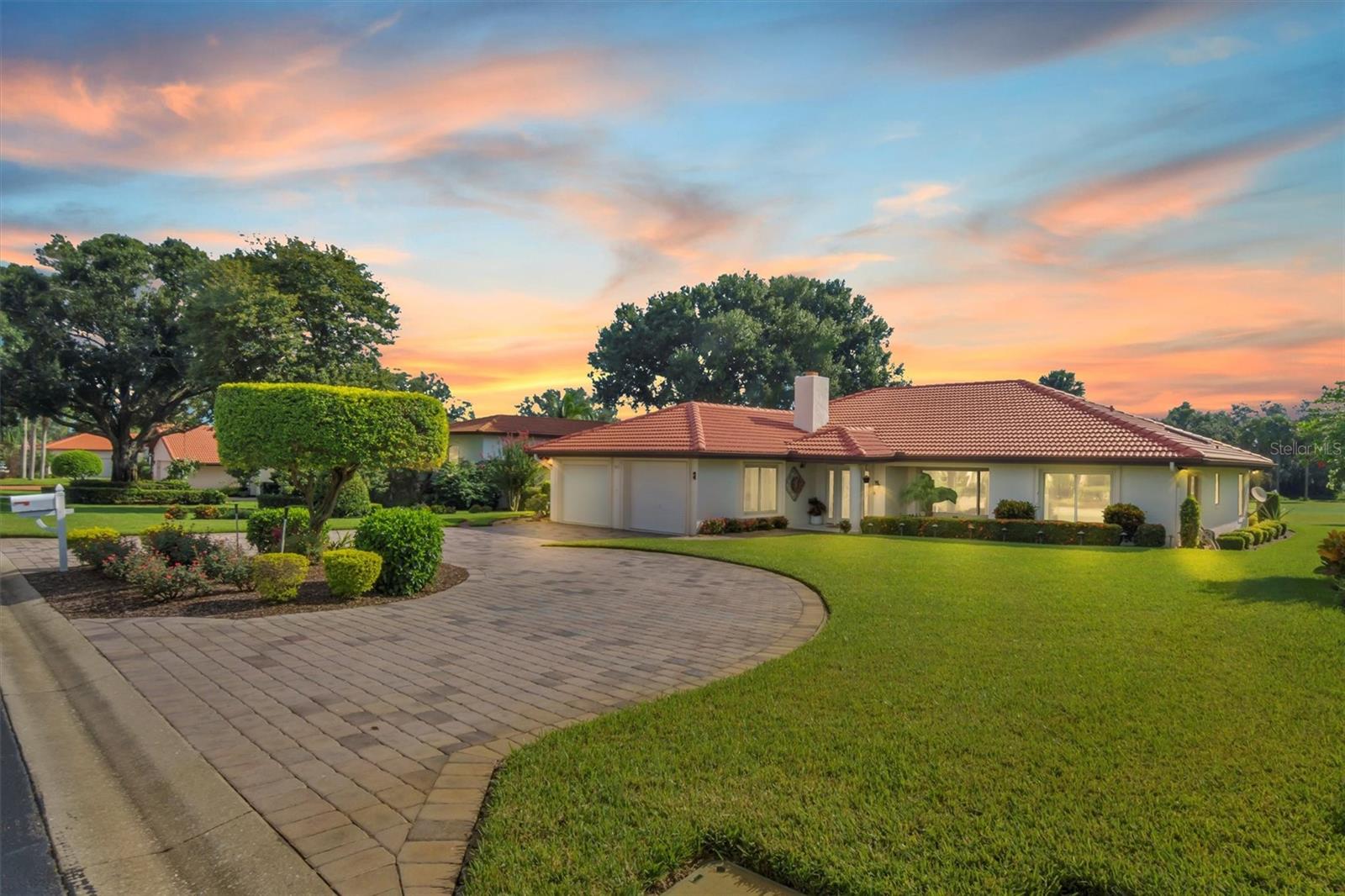 517 Clubhouse Dr, FL